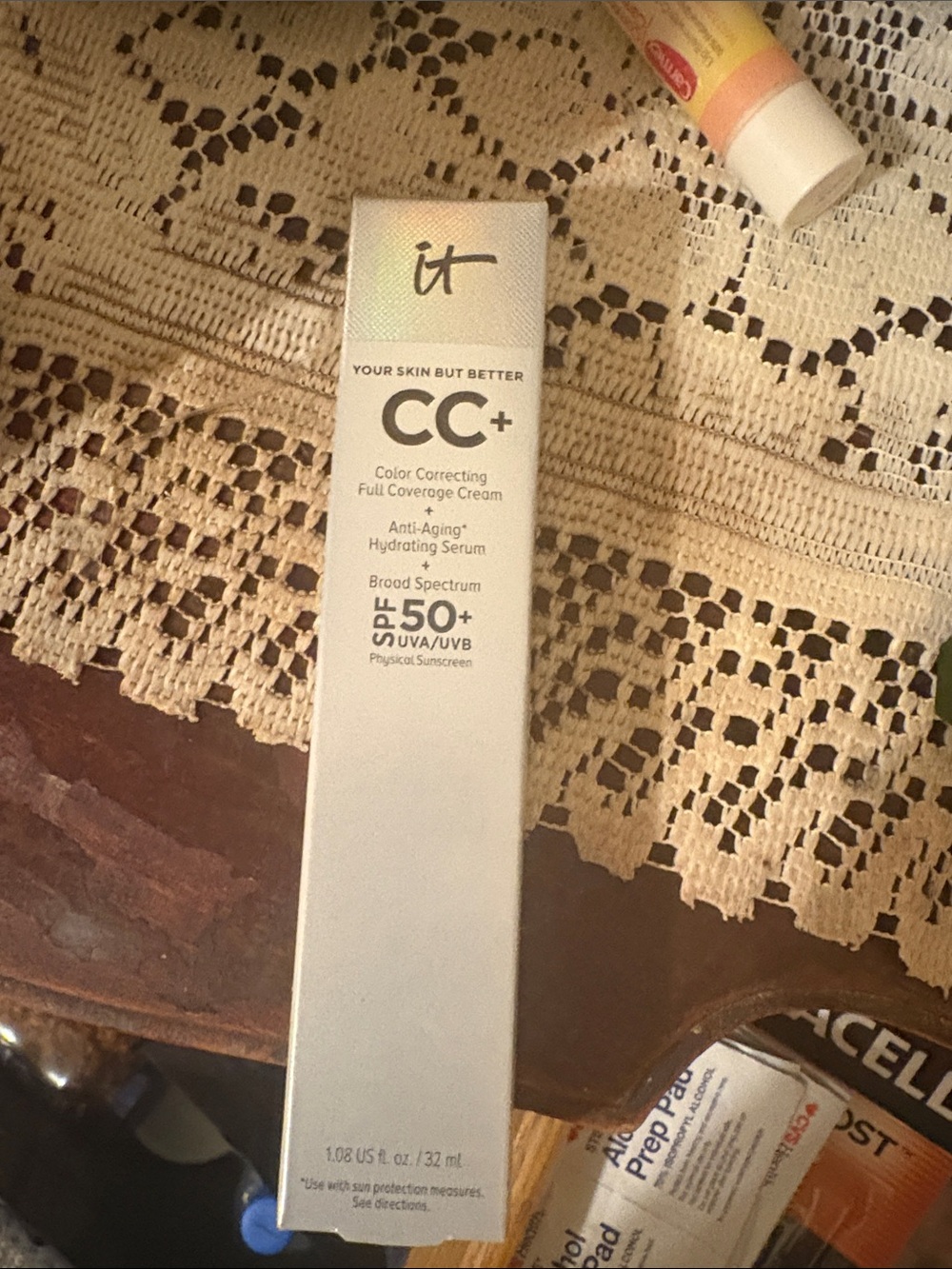 it cosmetics CC+ Color Correcting Full Coverage Cream - White/Silver Packaging